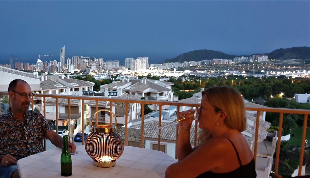 2 Bed Penthouse Apartment - Sea Views - Sleeps 4 Finestrat Esterno foto