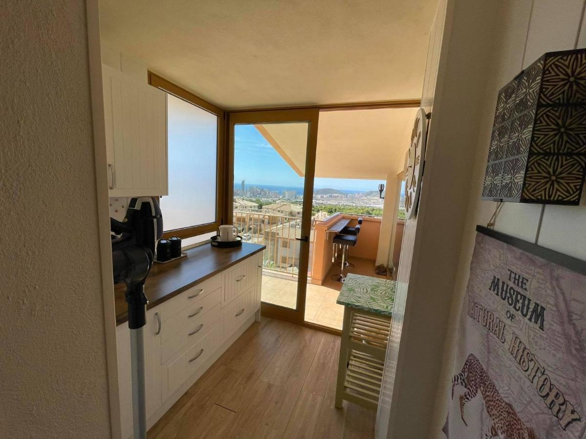 2 Bed Penthouse Apartment - Sea Views - Sleeps 4 Finestrat Esterno foto