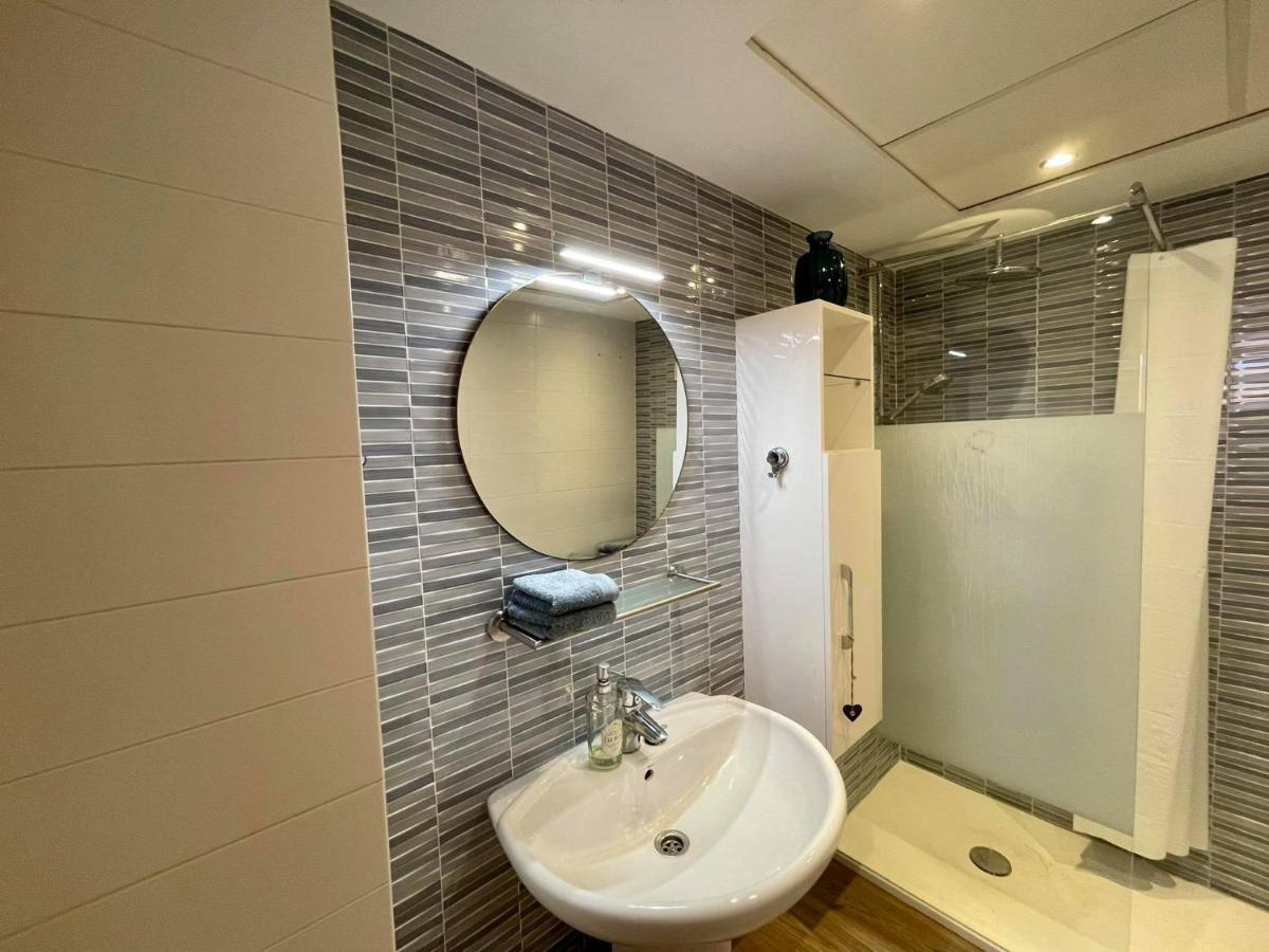 2 Bed Penthouse Apartment - Sea Views - Sleeps 4 Finestrat Esterno foto